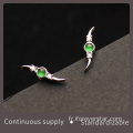 Boucles d&#39;oreilles en jadite de couleur verte en or blanc 18 carats